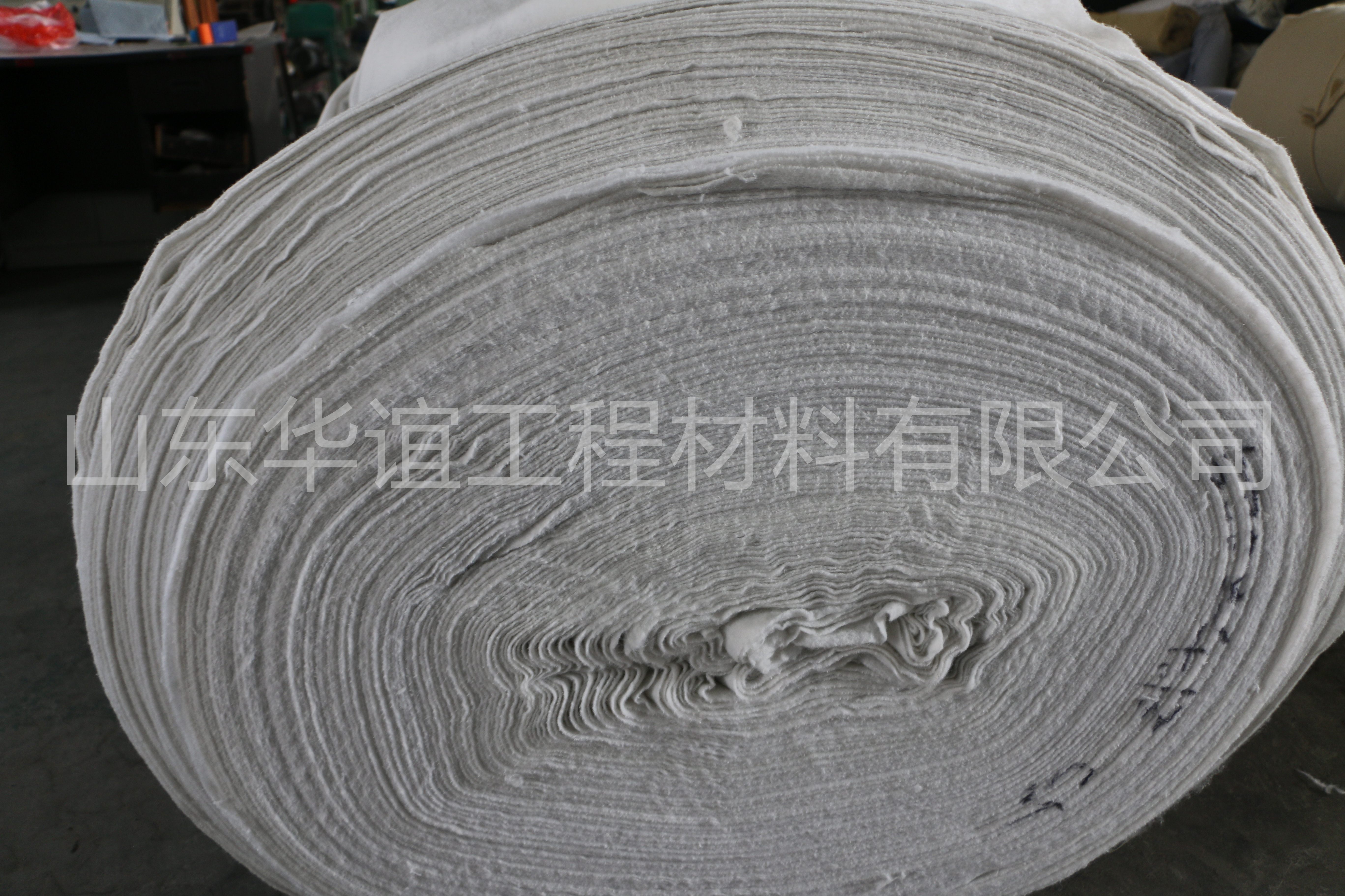 工程施工中應(yīng)該對(duì)四川短絲土工布進(jìn)行怎樣的保護(hù)措施？